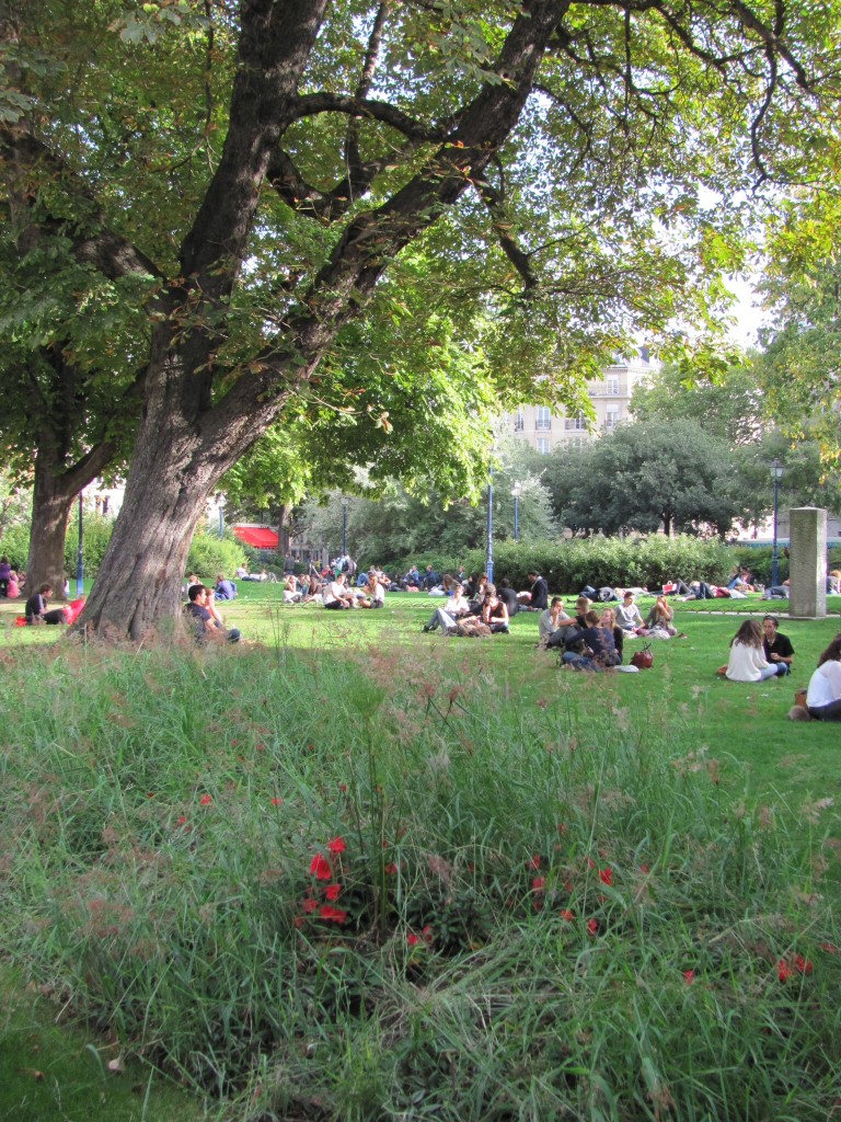 Paris Gardens.  www.thesanguineroot.com